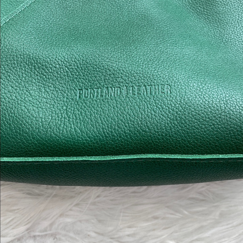 Portland Leather | Naomi Shoulder Bag in Bacalar - Picture 5 of 15